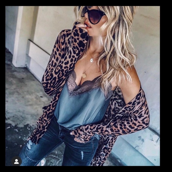 ⭐️Leopard print cardigan⭐️ - Picture 1 of 7